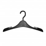 plastic-hangers-w-400-488057